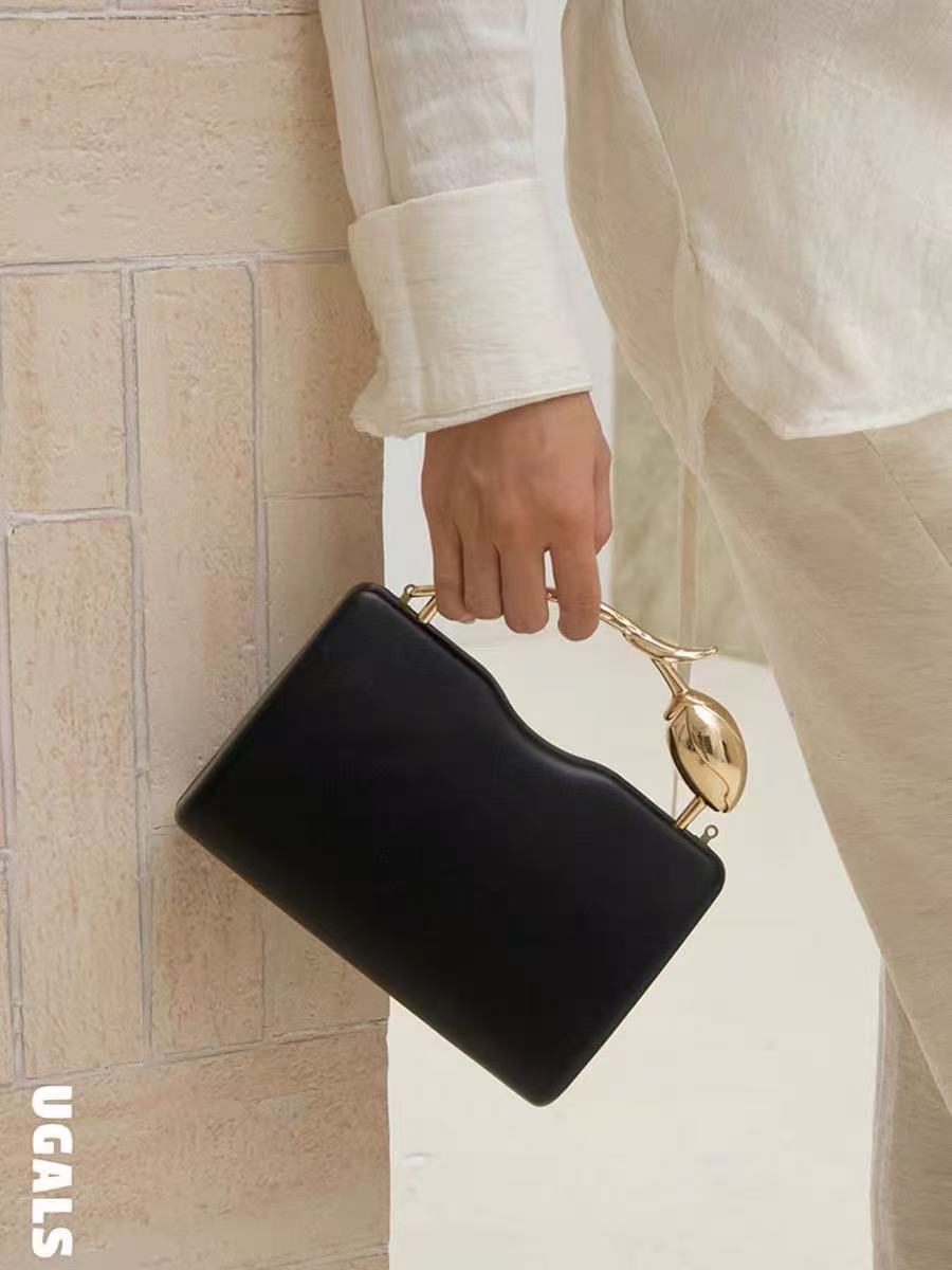 حقيبة يد نسائية فاخرة من المعد - مراجعة Luxury Bags Gold وسعره