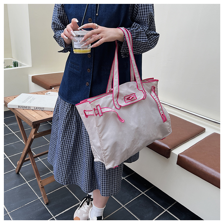 حقيبة كتف خفيفة الوزن من الناي - مراجعة Canvas Tote Designer وسعره