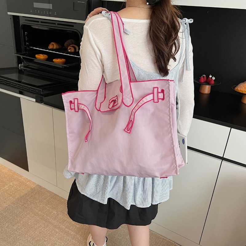 حقيبة كتف خفيفة الوزن من الناي - مراجعة Canvas Tote Designer وسعره