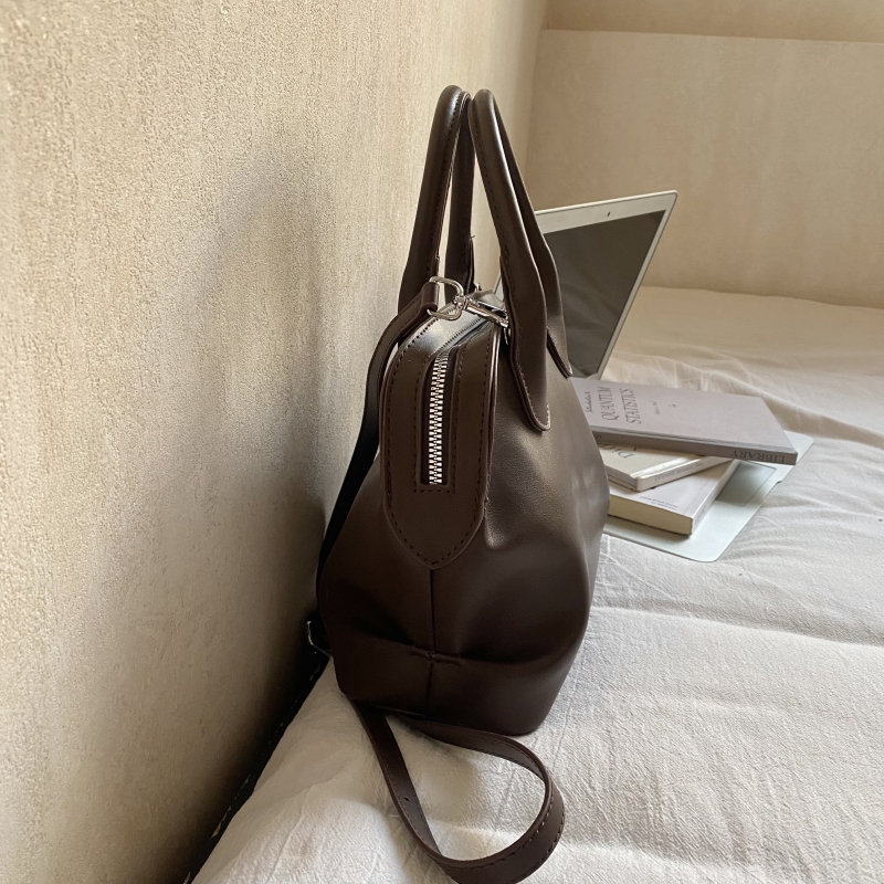 حقائب MOODS الكلاسيكية ذات الم - مراجعة Luxury Bags 2026 Trends وسعره