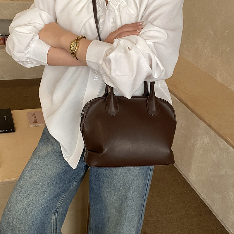 حقائب MOODS الكلاسيكية ذات الم - مراجعة Luxury Bags 2026 Trends وسعره
