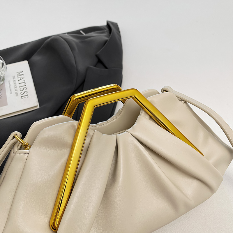 أحدث حقائب اليد والمحافظ الفاخ - مراجعة Luxury Bags Gold وسعره