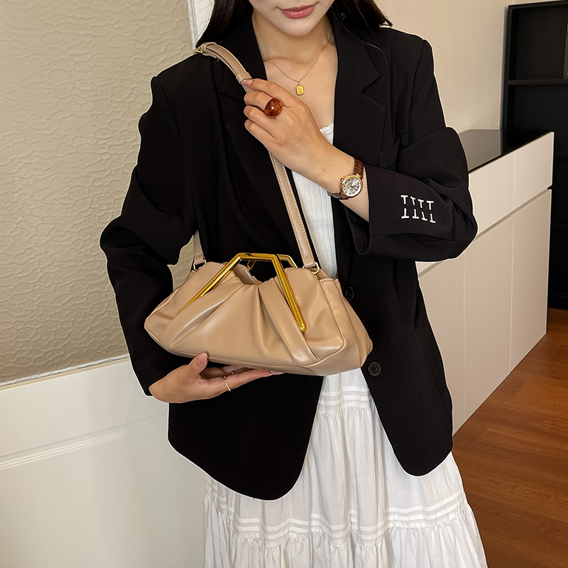 أحدث حقائب اليد والمحافظ الفاخ - مراجعة Luxury Bags Gold وسعره