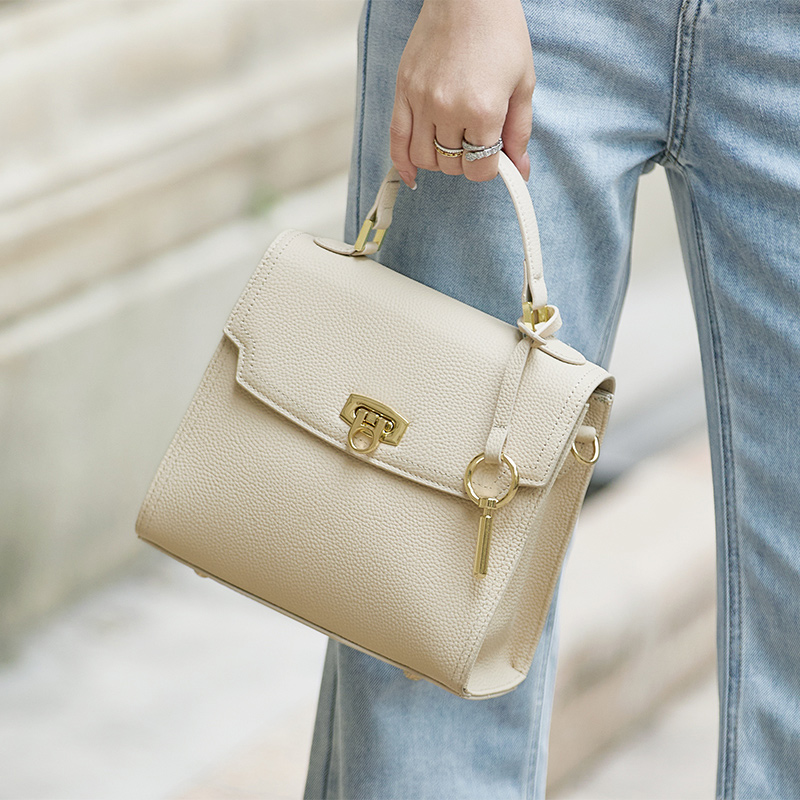 حقائب نسائية من الجلد الطبيعي  - مراجعة Luxury Bags 2026 Trends وسعره