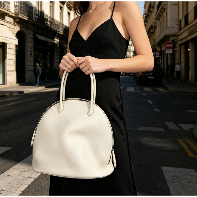 حقيبة كتف فاخرة بتصميم صدف الب - مراجعة Luxury Bags Online وسعره