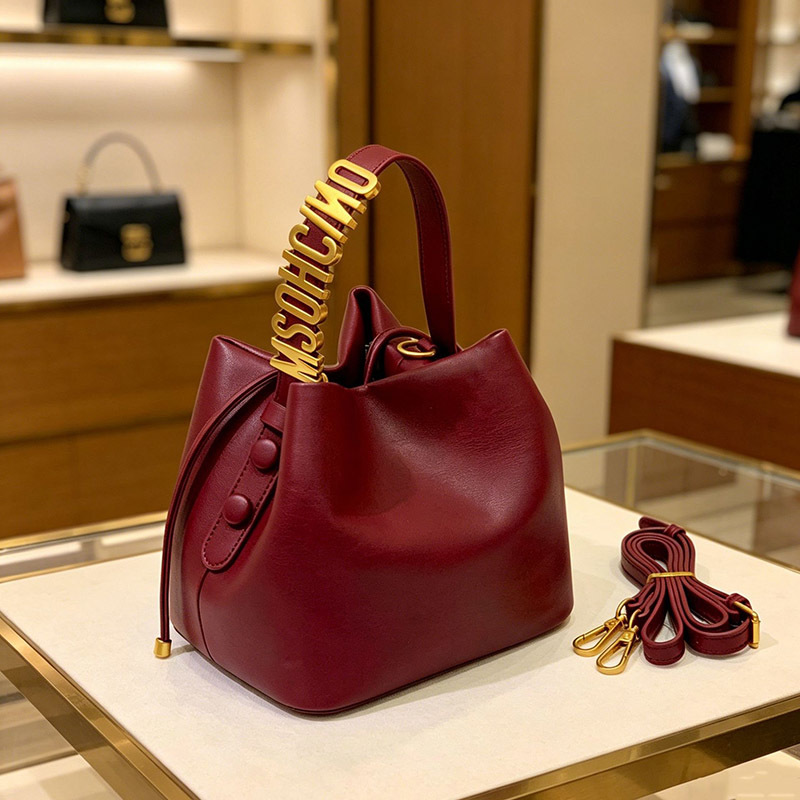 حقيبة دلو جديدة 2026 بتصميم فا - مراجعة Luxury Bags Gold وسعره