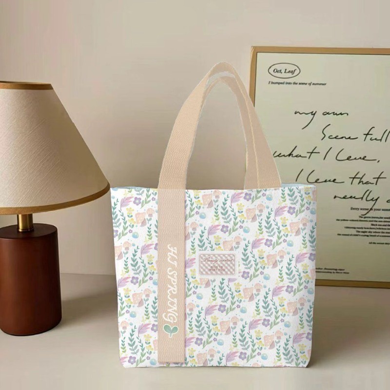 حقيبة قماشية جديدة بنقشة زهور  - مراجعة Canvas Tote Designer وسعره