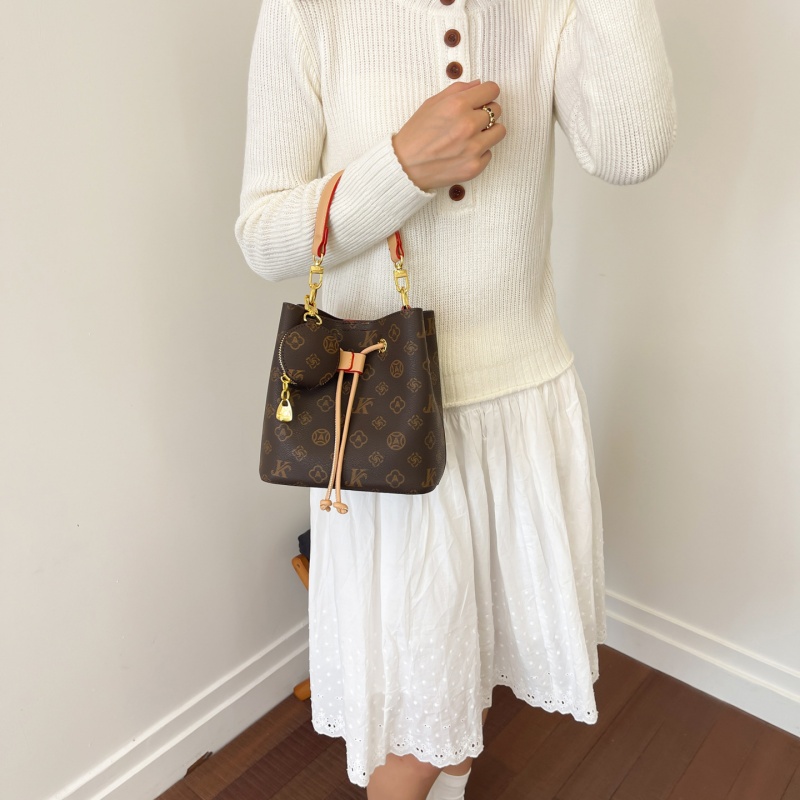 حقيبة يد كلاسيكية فاخرة للنساء - مراجعة Luxury Bags & Leather Repair Of Atlanta Photos وسعره