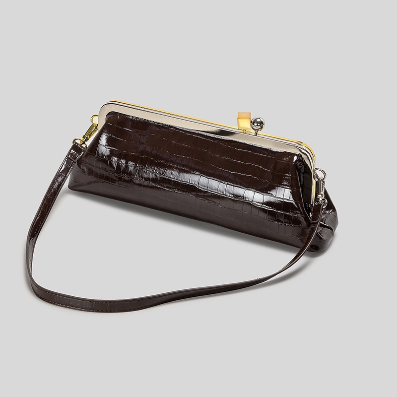 حقيبة كلاتش طويلة أنيقة للنساء - مراجعة Luxury Bags 2026 Trends وسعره